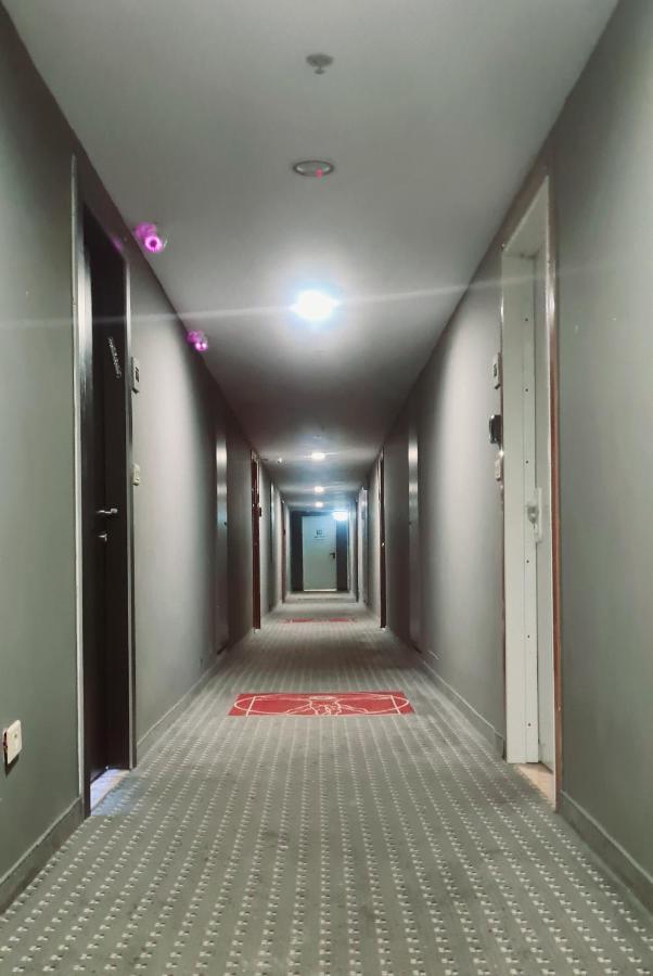 Go To In Leonardo Apartment