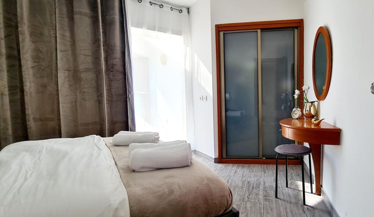 Go To In Leonardo Apartment *